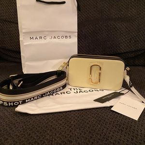 Marc Jacobs Snapshot Cream Black Purse